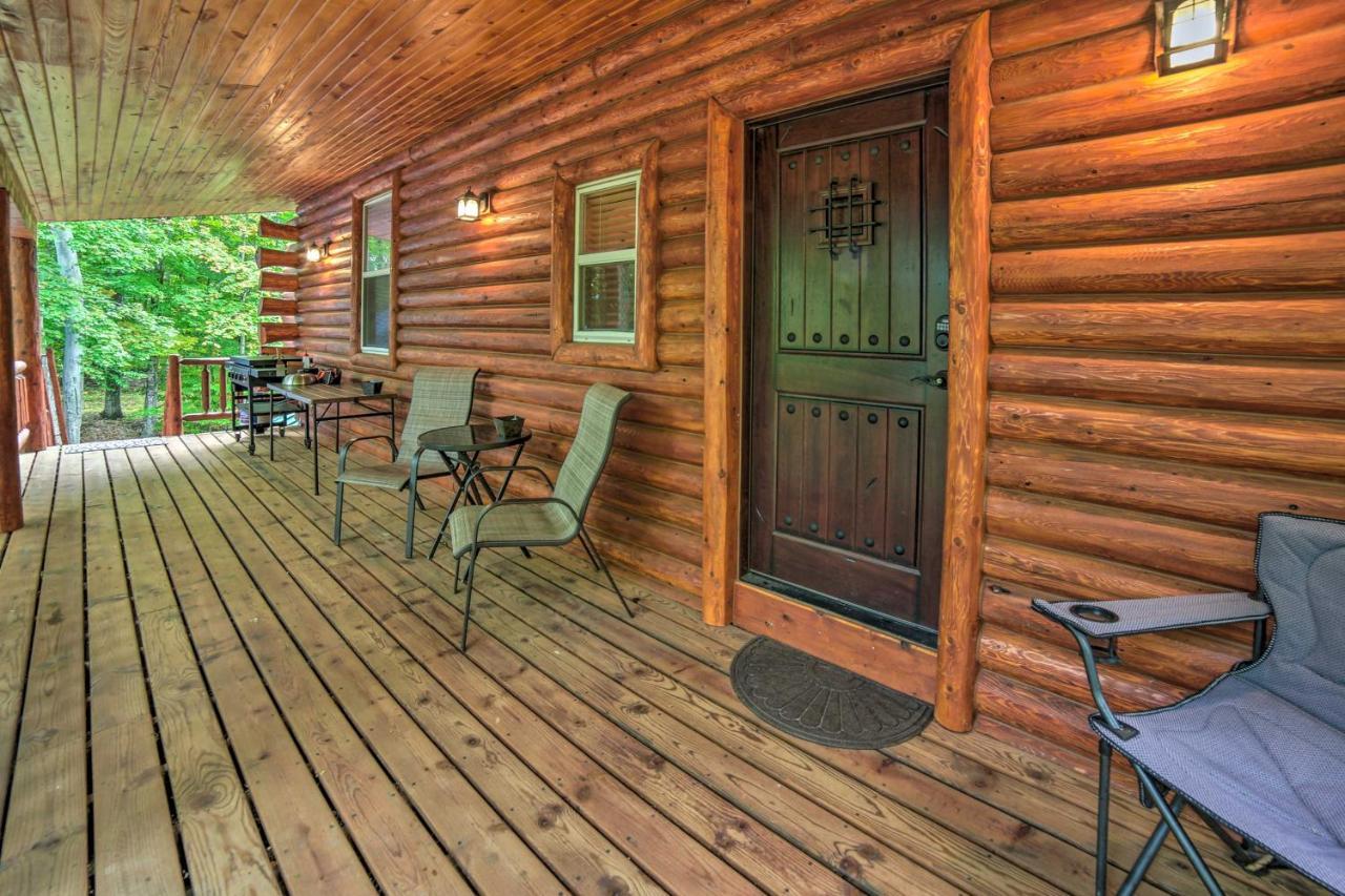 Вілла Updated Manistique Log Cabin, Yard And Fire Pit Екстер'єр фото